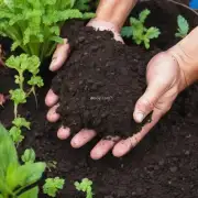有些特定类型的土壤最适合用于家庭花园中的某些植物类型。你知道这些土地的具体特征是什么么？